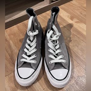 Converse High Top size 7